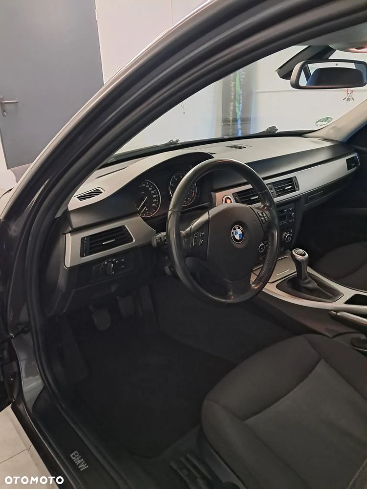 BMW Seria 3 - 16