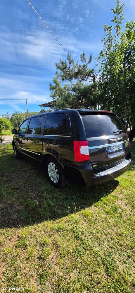 Chrysler Town & Country 3.6 Limited - 10