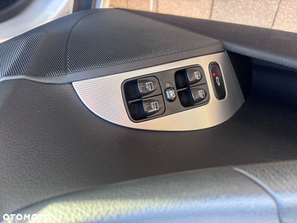 Mercedes-Benz CLK - 16