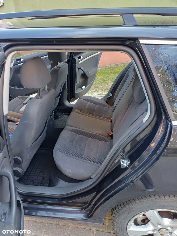 Volkswagen Golf 1.6 Comfortline - 4