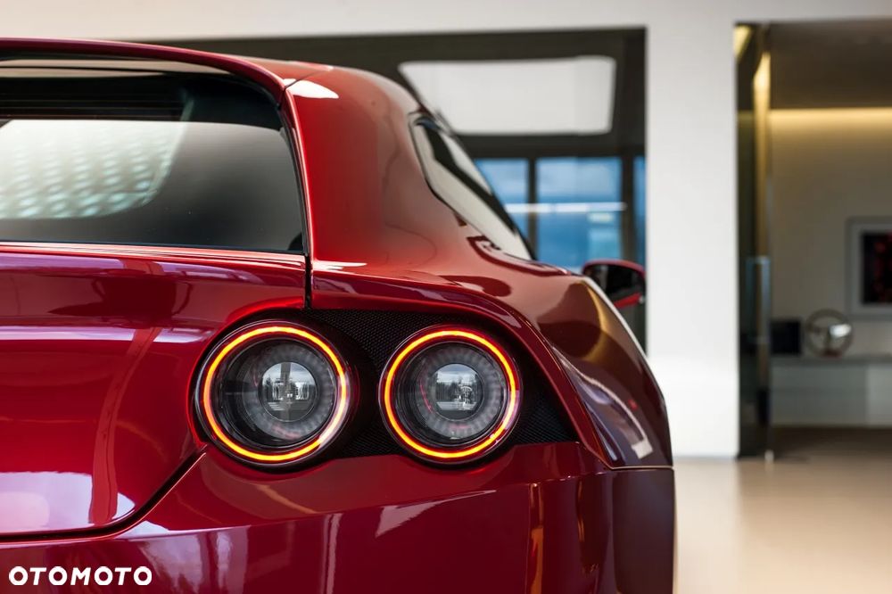 Ferrari GTC4Lusso - 15