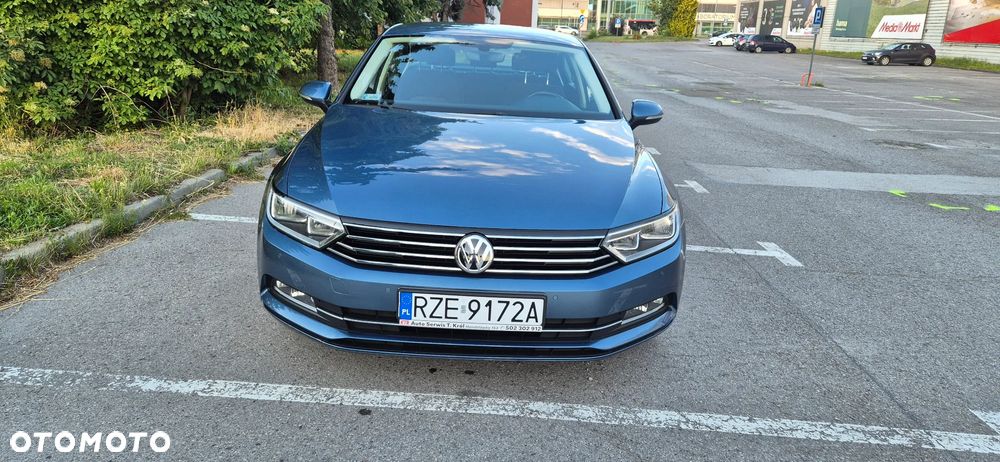 Volkswagen Passat - 2