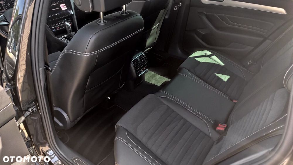 Volkswagen Passat - 10