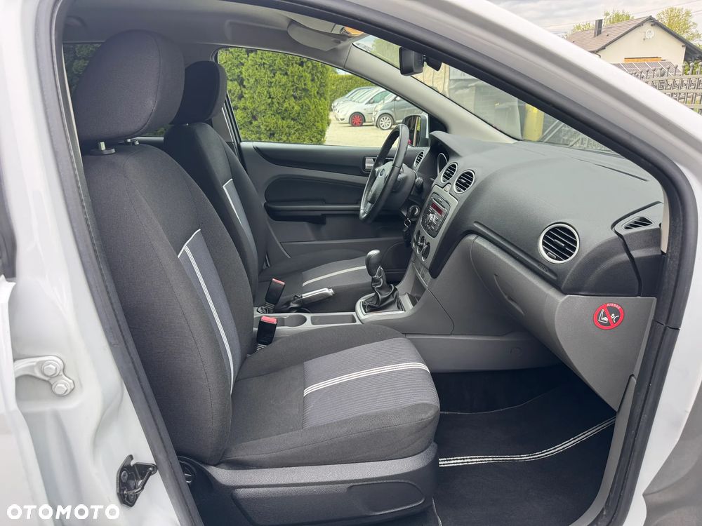 Ford Focus 1.6 16V Style - 31