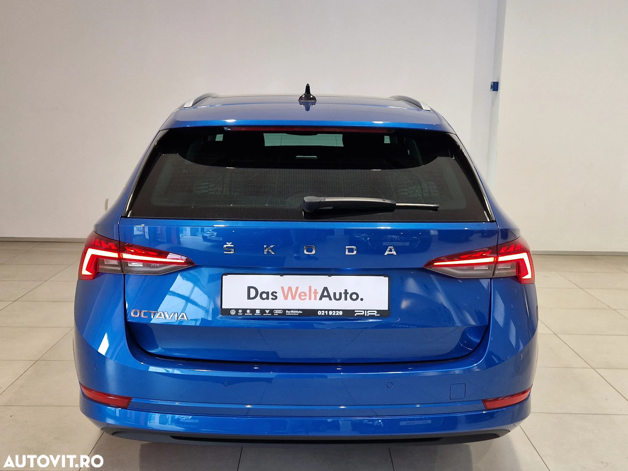 Skoda Octavia Combi 2.0 TDI DSG Style - 8