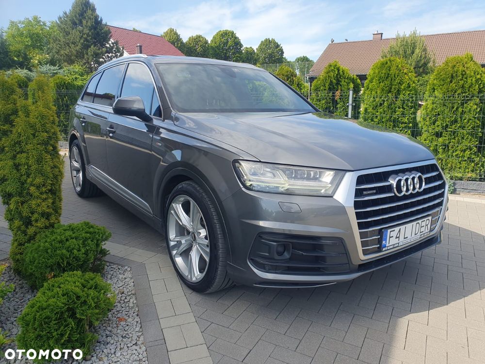 Audi Q7 - 1