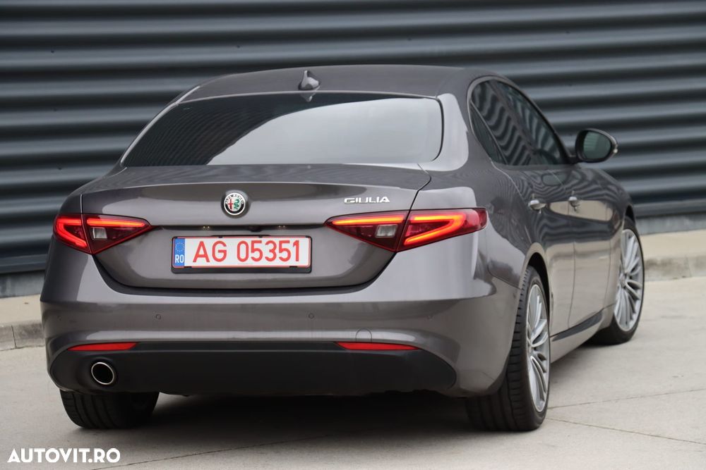 Alfa Romeo Giulia 2.2 Diesel AT8-Q4 Tributo Italiano - 16