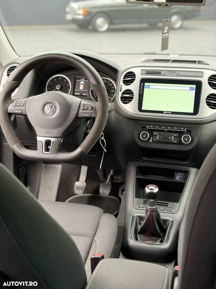 Volkswagen Tiguan - 12