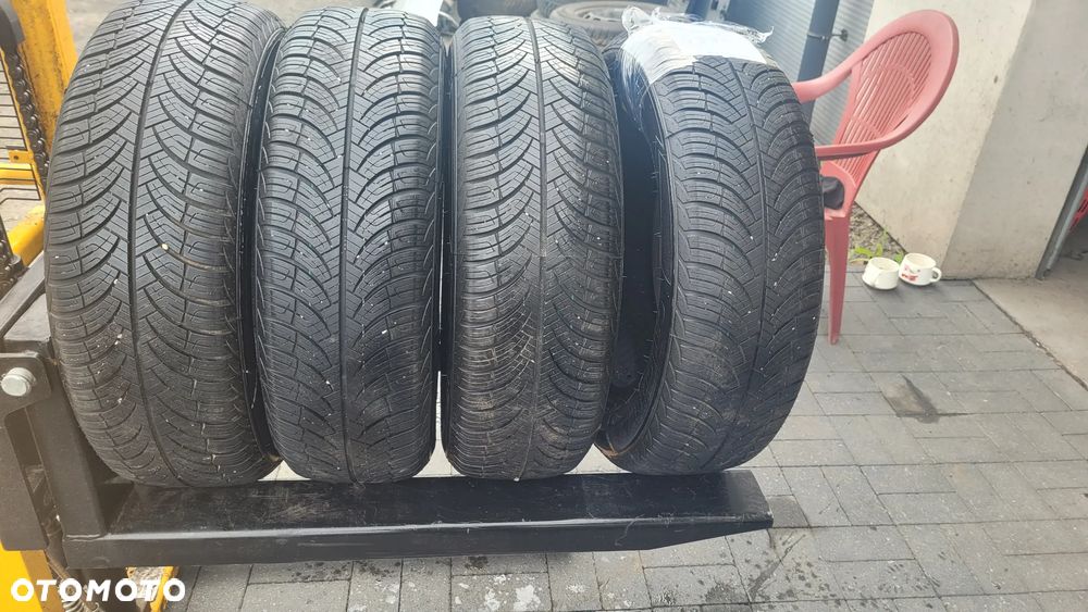 Opony wielosezon Arivo Carlorful A/S 195/65/15 2024 - 1
