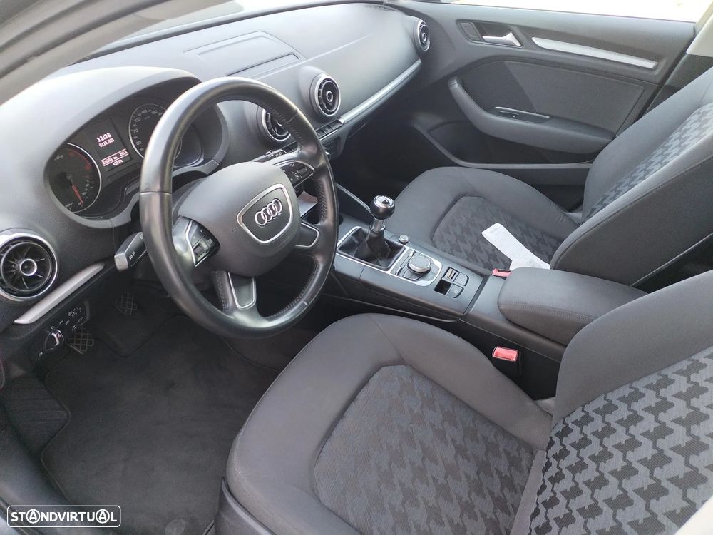 Audi A3 Sportback 1.6 TDI Advance - 10