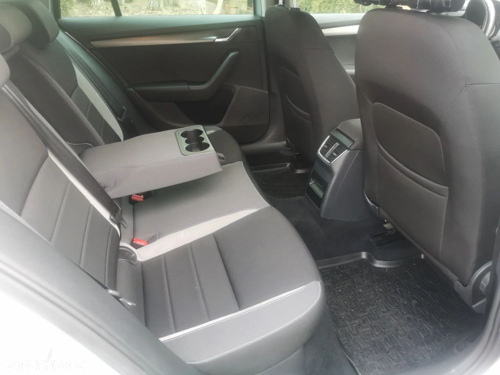 Skoda Octavia 2.0 TDI Premium Edition - 12