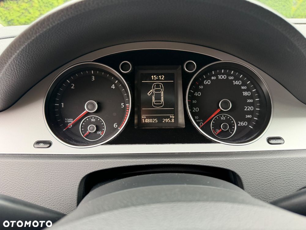 Volkswagen Passat 2.0 TDI DPF BlueMot Comfortline - 10
