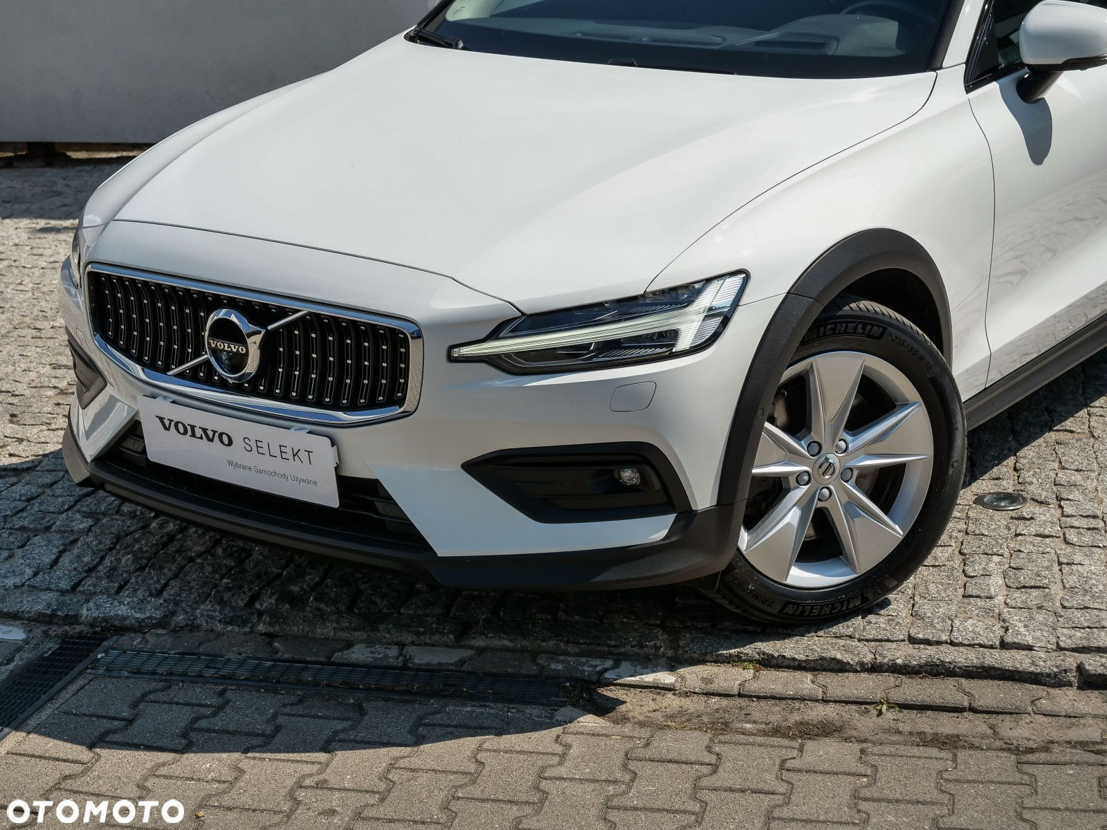 Volvo V60 Cross Country - 10