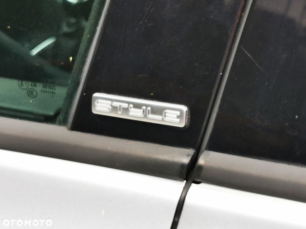 Volkswagen Golf 1.6 TDI DPF Style - 10