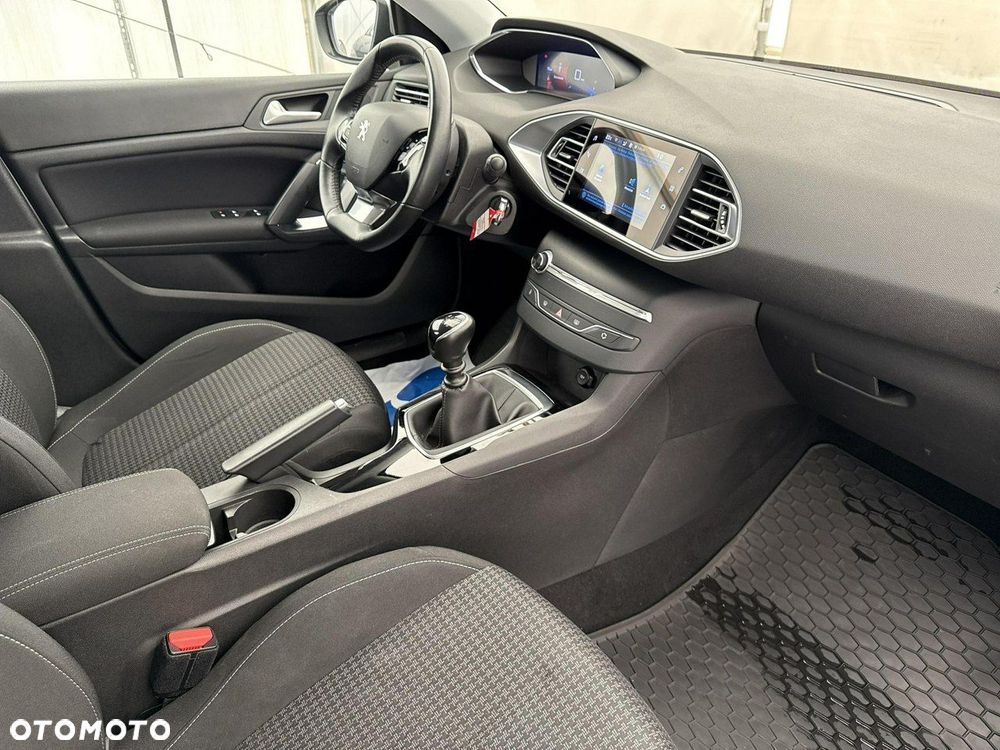 Peugeot 308 - 24