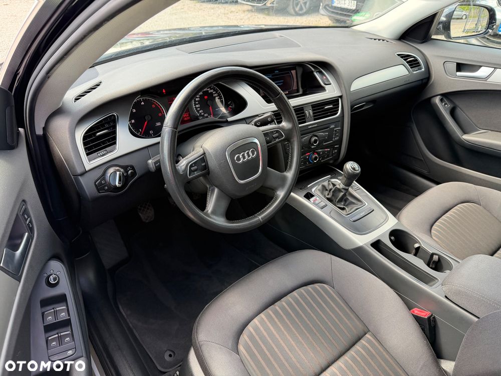 Audi A4 Limousine 2.0 TDI DPF Ambiente - 34