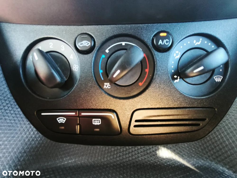 Ford Transit Connect - 14