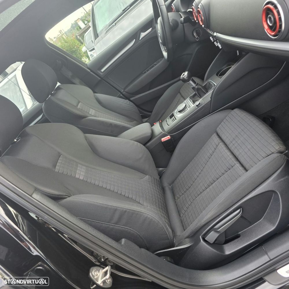 Audi A3 Sportback 1.6 TDI S-line - 28
