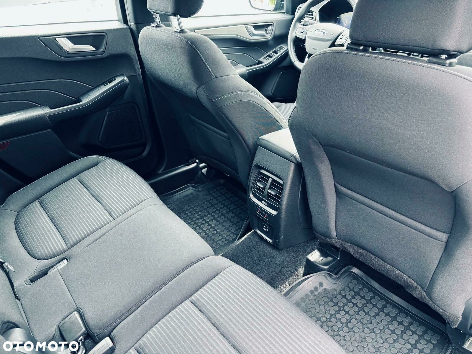 Ford Kuga 1.5 EcoBoost FWD Titanium - 17