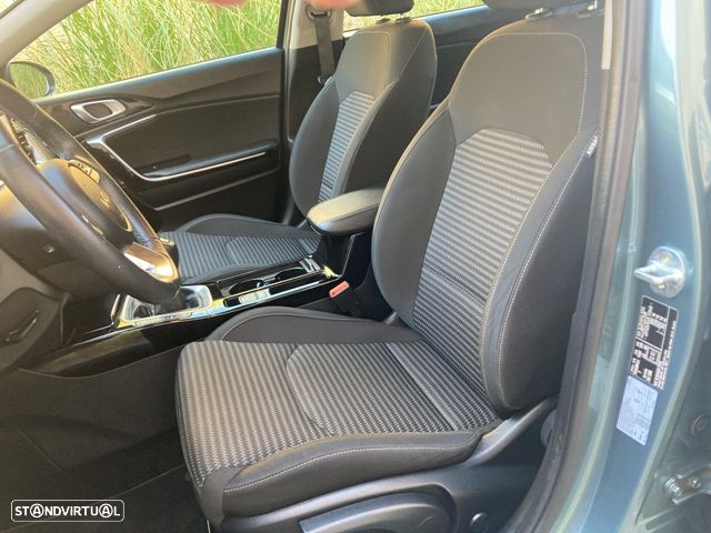 Kia Ceed 1.6 CRDi ECO-Dynamics+ (48V Mild-Hybrid) Platinum Edition - 34