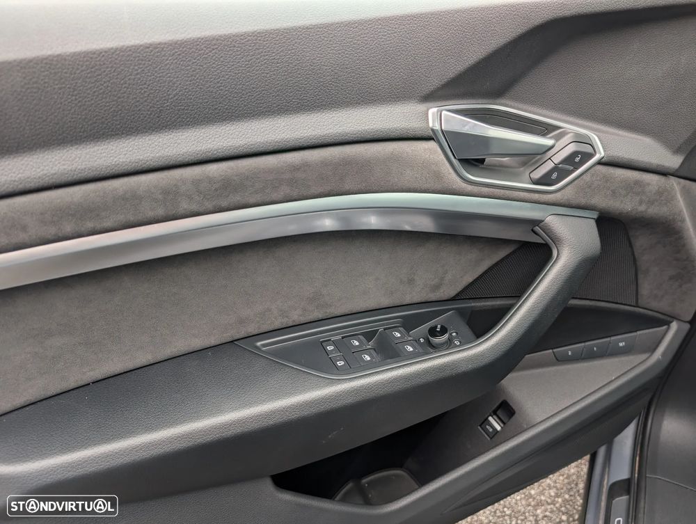 Audi e-tron 55 quattro S line - 14