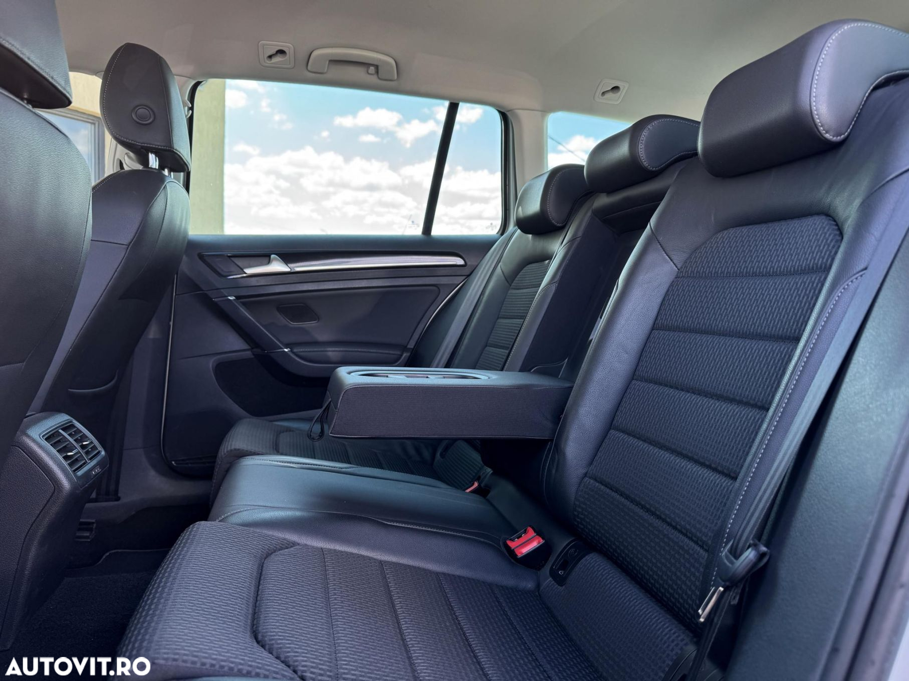 Volkswagen Golf - 19