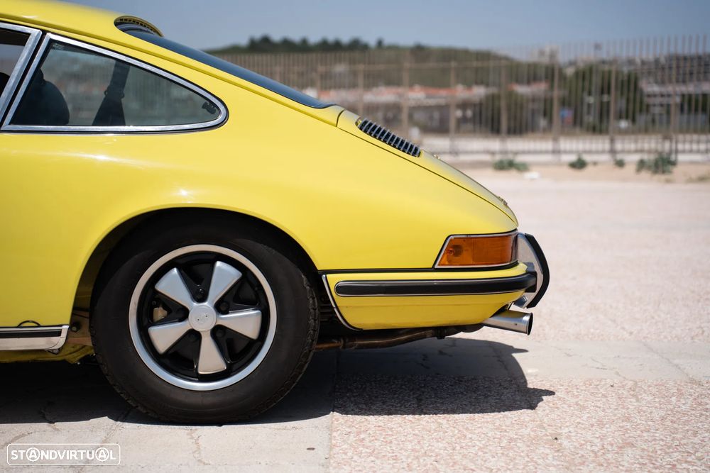 Porsche 911 Série F - 20
