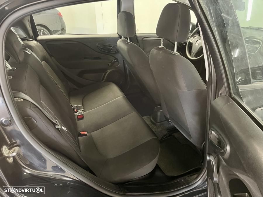 Fiat Punto 1.2 Young S&S - 12