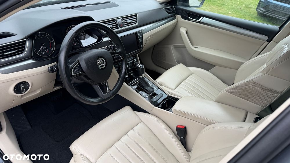 Skoda Superb 2.0 TDI DSG Ambition - 16