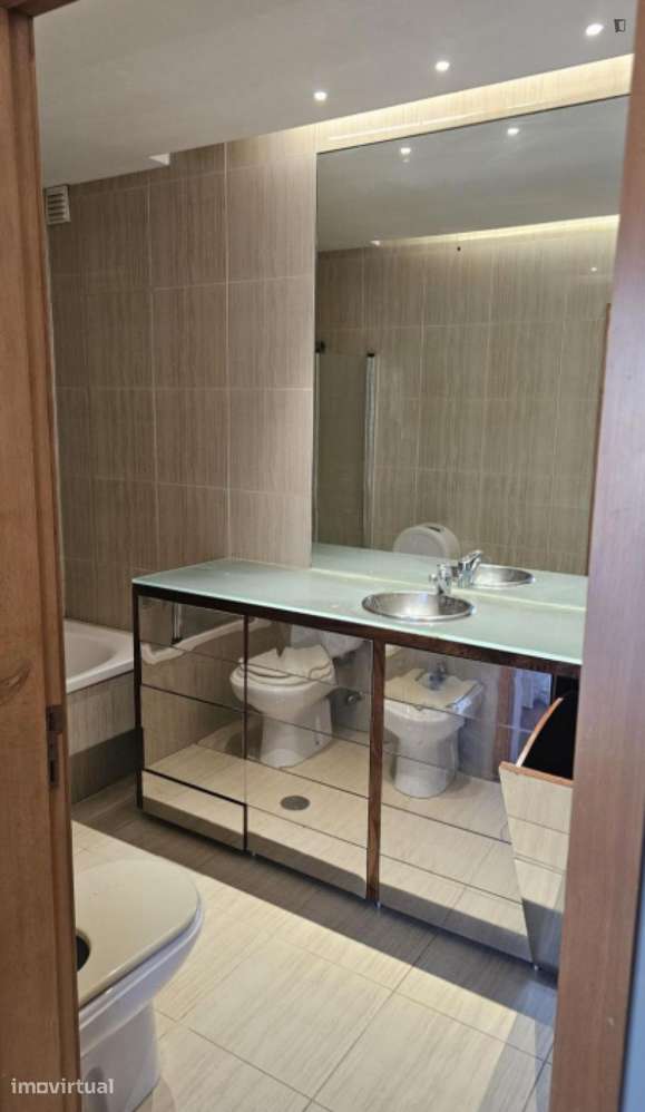 Quarto - localizado em Barcelos - Grande imagem: 4/6