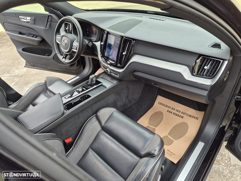 Volvo XC 60 2.0 T6 PHEV R-Design AWD - 23