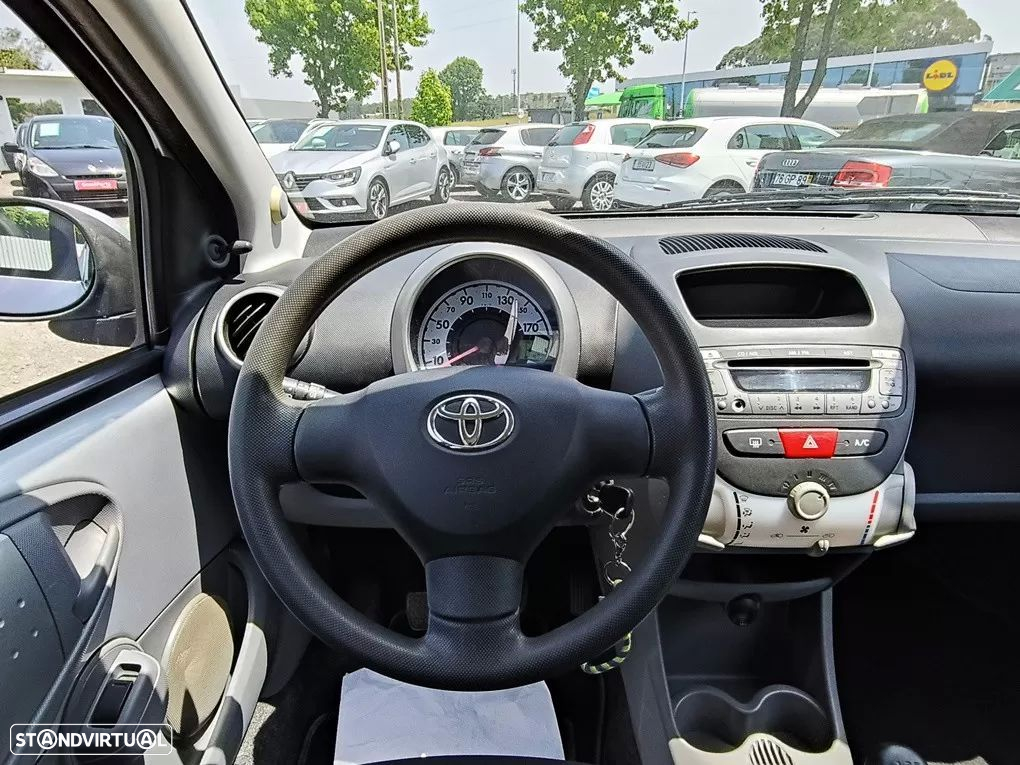 Toyota Aygo 1.0 + AC+VSC - 19