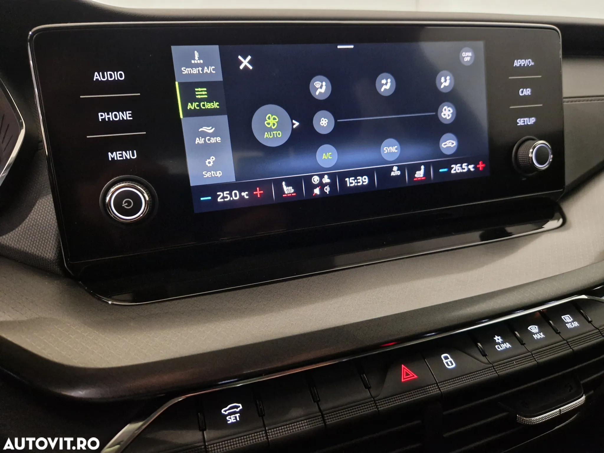 Skoda Octavia 2.0 TDI DSG Ambition - 24