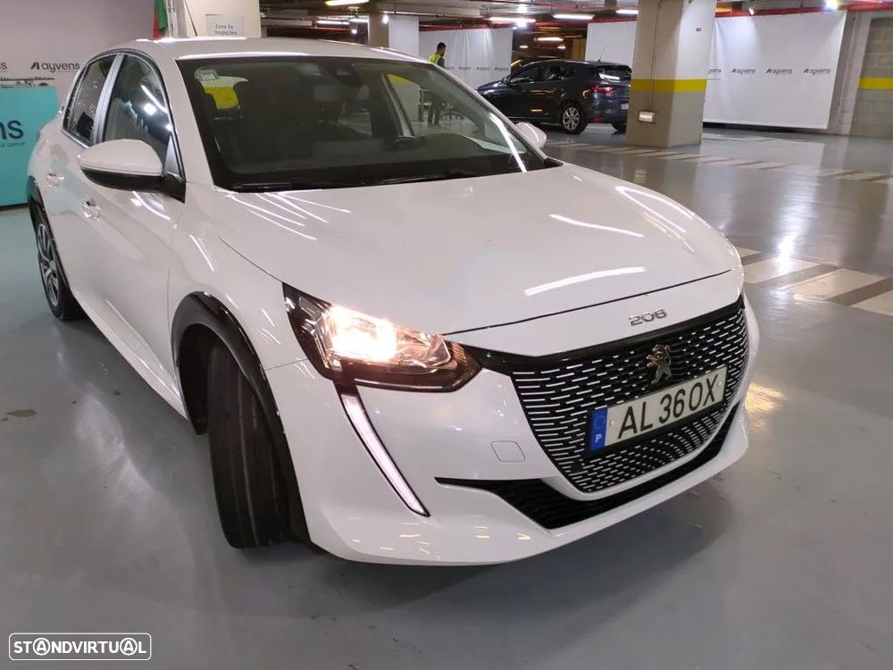 Peugeot 208 - 4