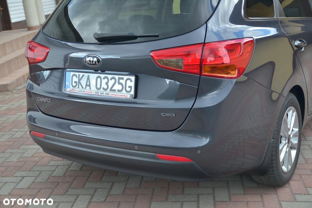 Kia Ceed 1.6 CRDi 136 ISG Dream Team Edition - 11