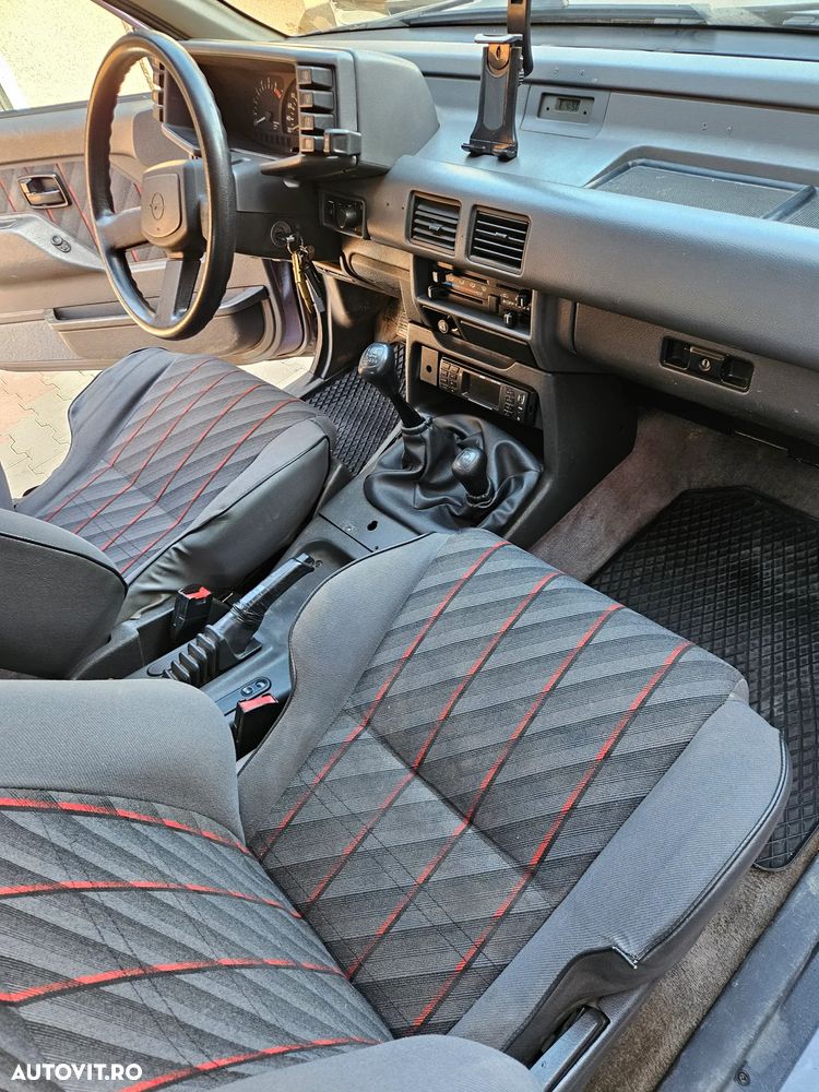 Opel Frontera - 11