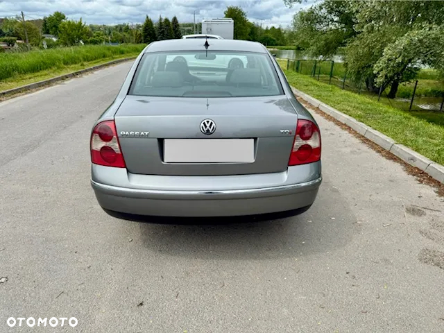 Volkswagen Passat - 6