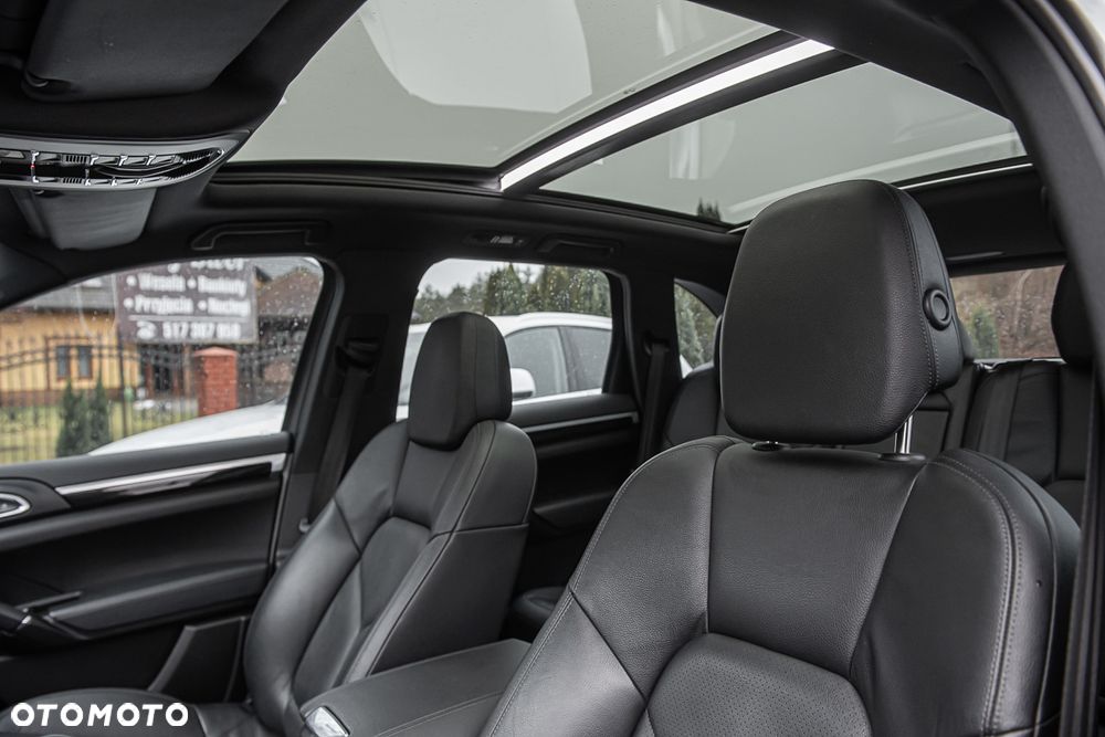 Porsche Cayenne Platinum Edition - 18