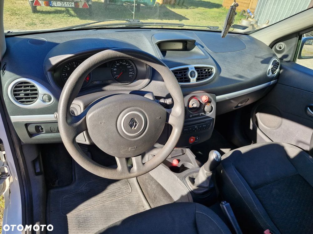Renault Clio - 12