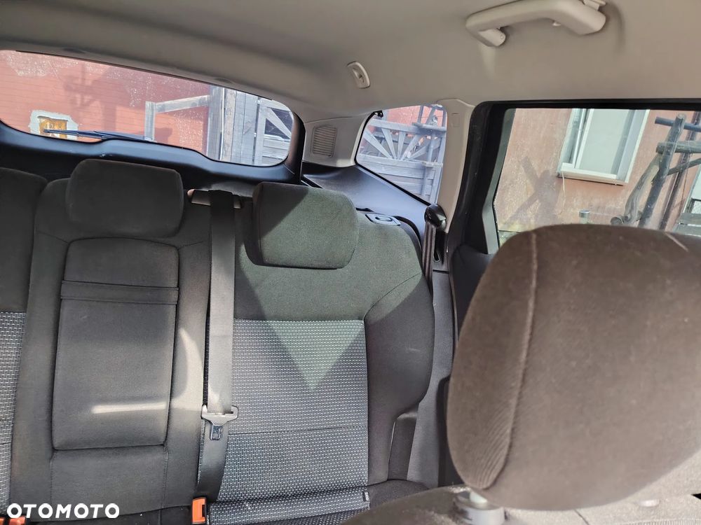 Ford Mondeo 2.0 TDCi Ambiente - 12