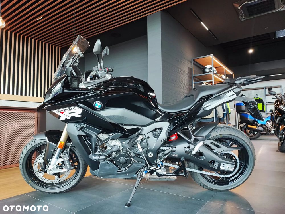 BMW S - 4