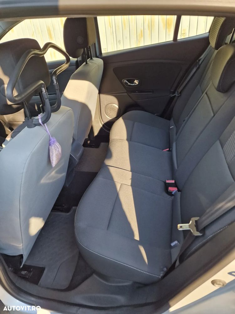 Renault Megane 1.5 dCi Expression - 9