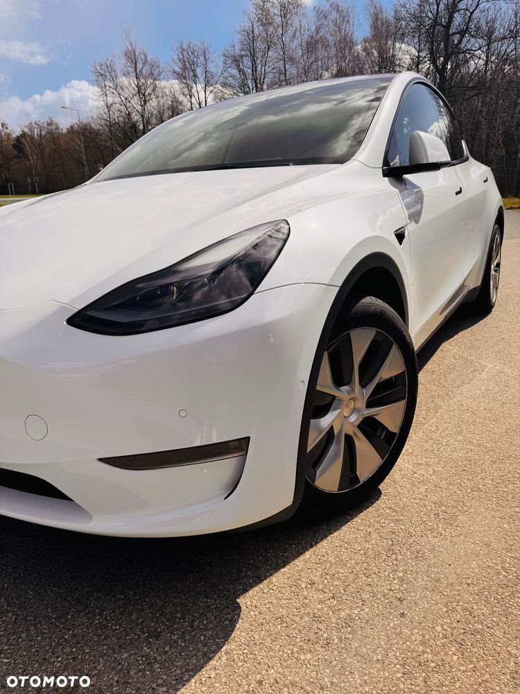 Tesla Model Y Long Range AWD - 1