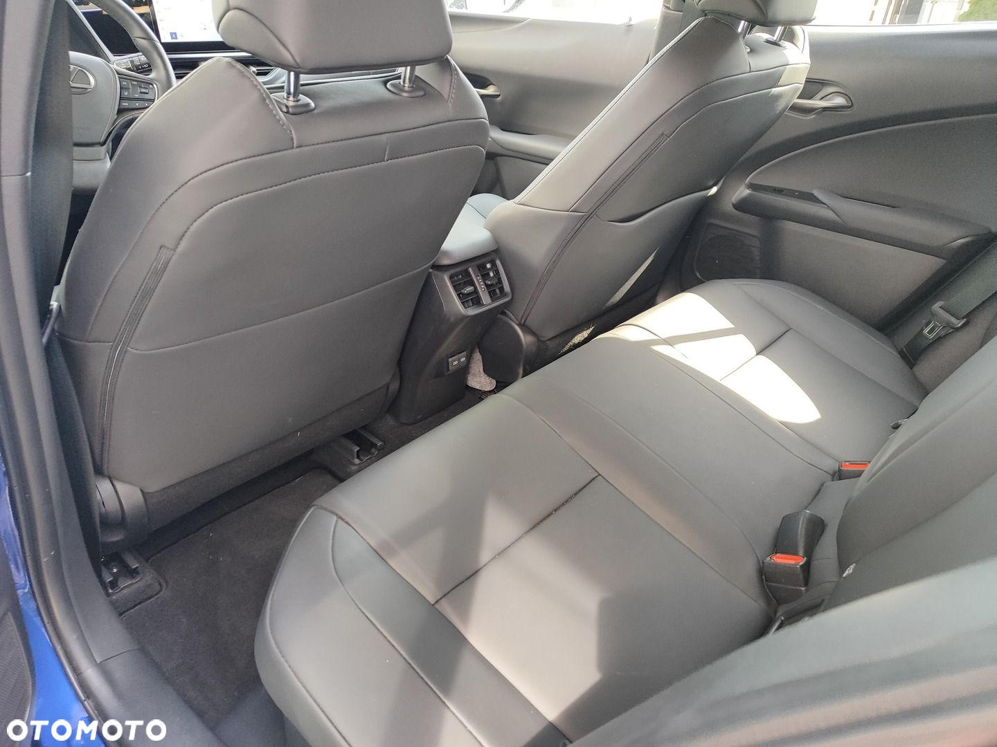 Lexus UX - 22