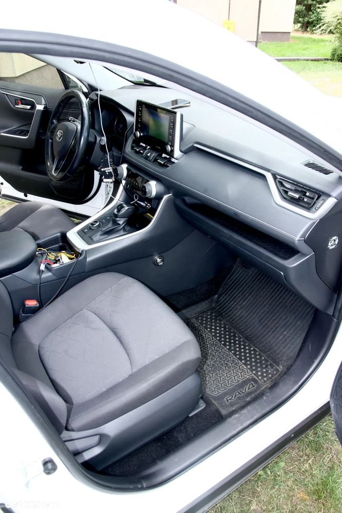 Toyota RAV4 - 11