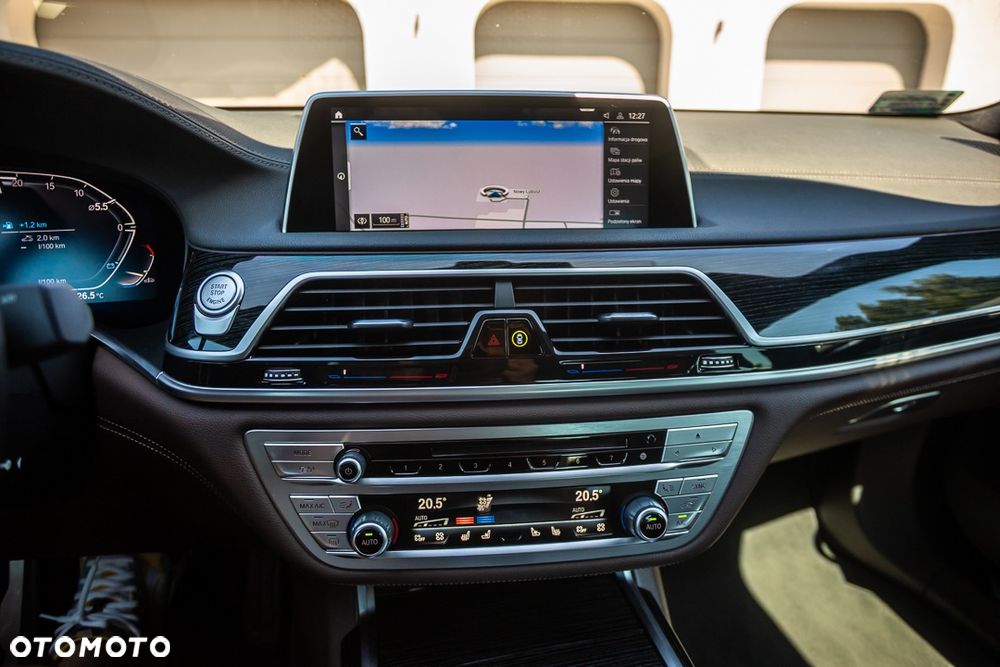 BMW Seria 7 - 32