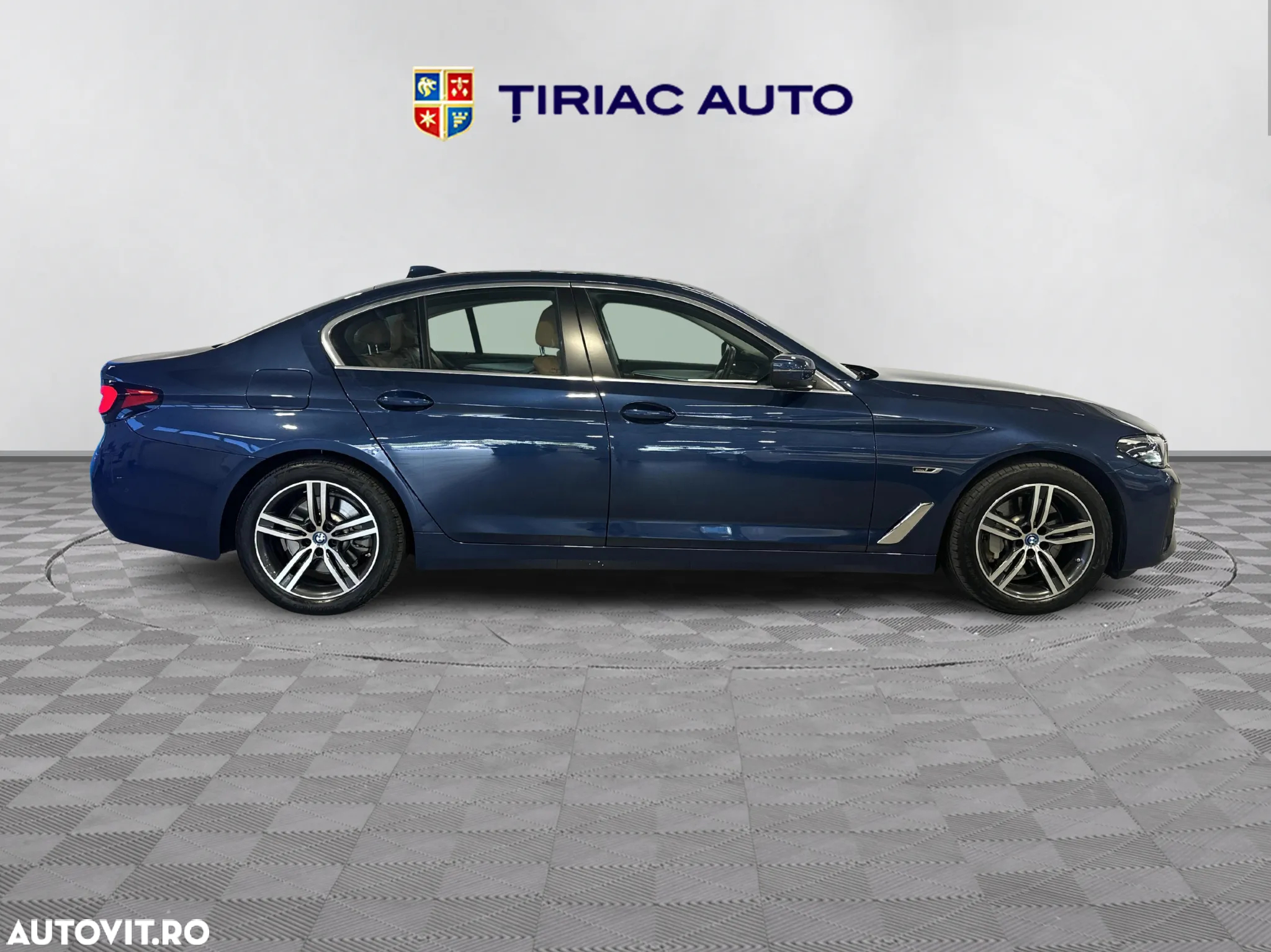 BMW Seria 5 520e Aut. - 6