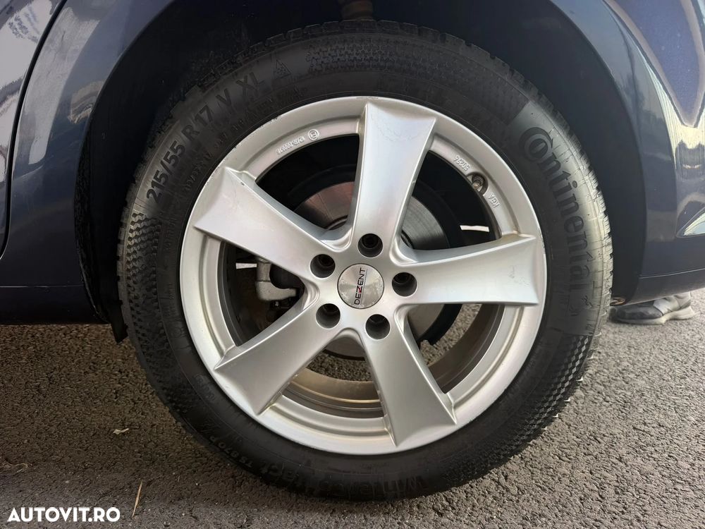 Volkswagen Touran 1.6 TDI DPF BlueMotion Technology Highline - 31