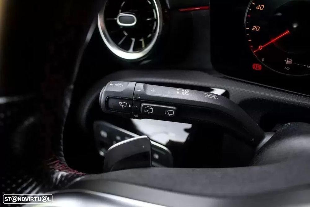 Mercedes-Benz A 250 e AMG Line - 16