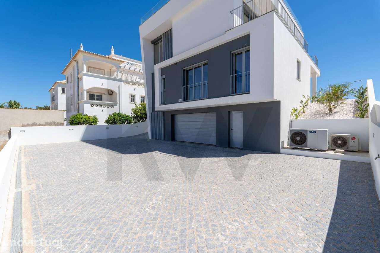 Moradia T3+1 com piscina e garagem – a 5 minutos da Marina de Albufeir - Grande imagem: 3/60